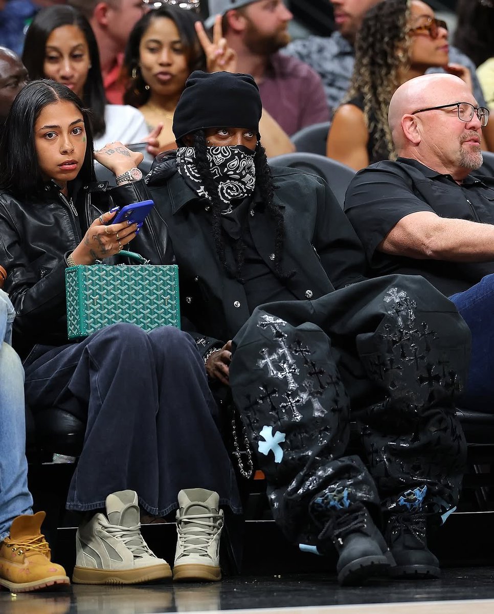 East’on (@eastonmargiella) on Twitter photo 