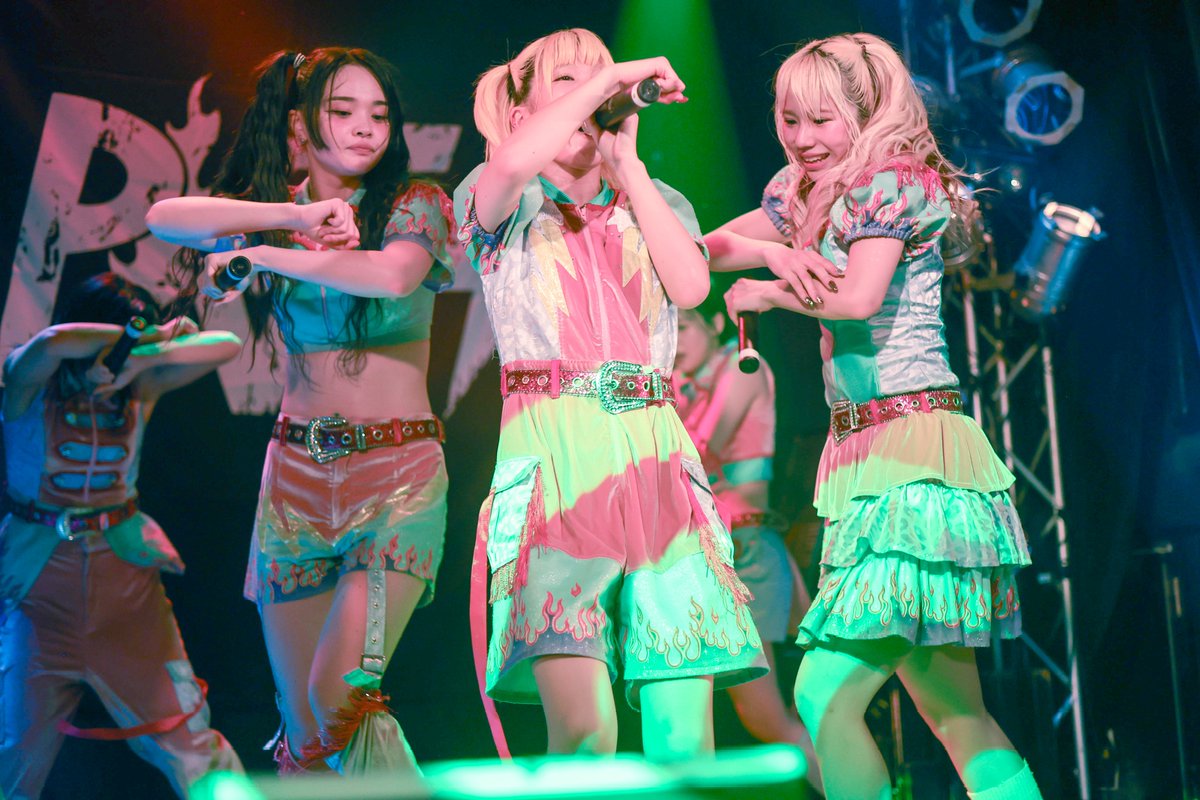 miura040530's tweet image. おはびび
長雨もいったん休憩で週末はお天気☀
夕方からワイは東京に向かってジャニ部下は福岡へ
昨日まだうちわ🪭作ってないって言ってた
界隈の文化の違い聞いてるとおもしろい😆
今日も良しなに
#PIGGS #BIBI
ﾋﾞﾋﾞﾁｬﾝｷｮｳﾓｶﾜｲｲﾖ(•ө•)♡ｽｷｰ