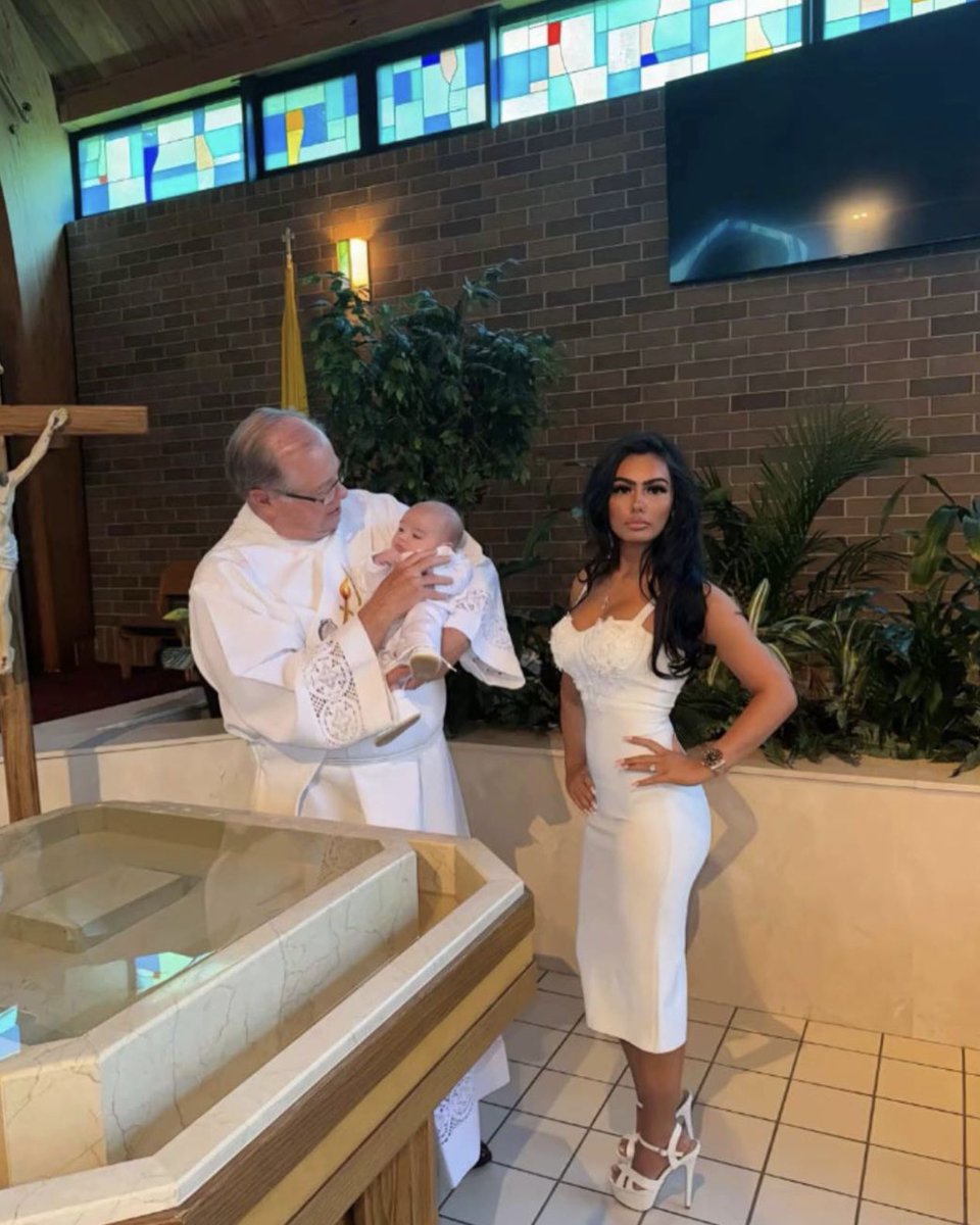 yuta 𓂸 tweet media