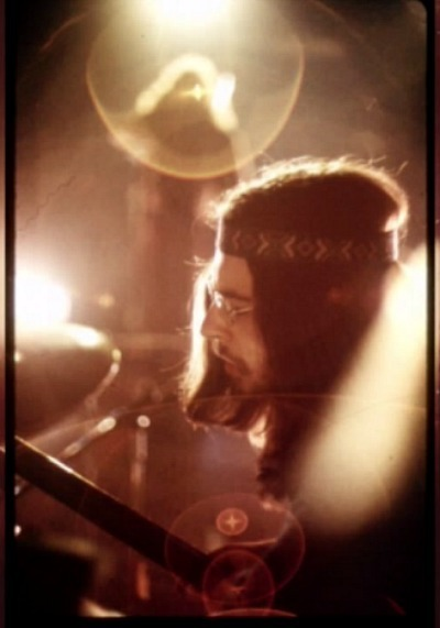 MSolisEscobar's tweet image. Glenn Cornick (23 April 1947 – 28 August 2014) #bass #player, founding member of the #rock #band Jethro Tull. Rolling Stone has called his playing with Tull as “stout, nimble underpinning, the vital half of a blues-ribbed, jazz-fluent rhythm section”.
youtu.be/1-STD4TfedM?si…