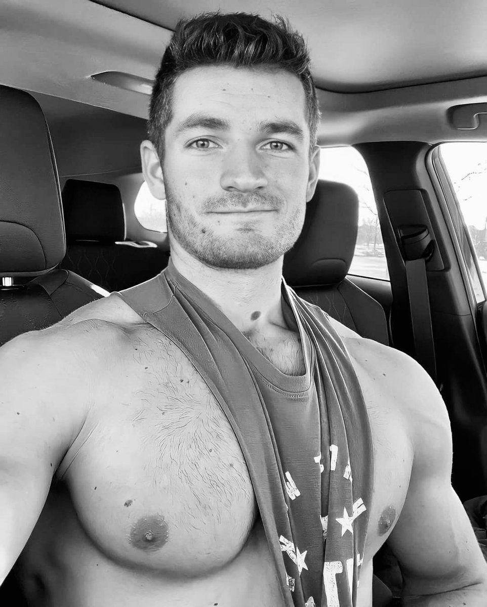 Gay B+W - MEN ONLY tweet media