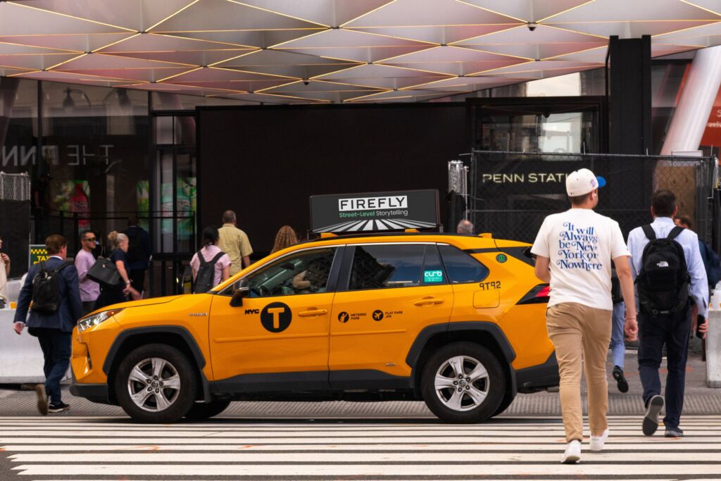 digitaloohnews's tweet image. Firefly adds 60,000 car-mounted screens to VIOOH’s programmatic DOOH inventory (ExchangeWire) dlvr.it/TSBjrY #DOOH #retailmedianetworks #digitalsignage