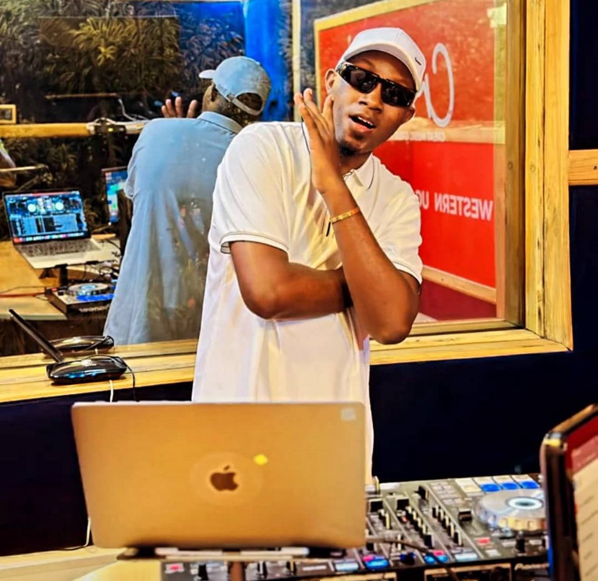 Deej_Max tweet media