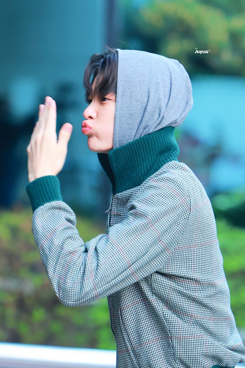 21.4°Aqua tweet media