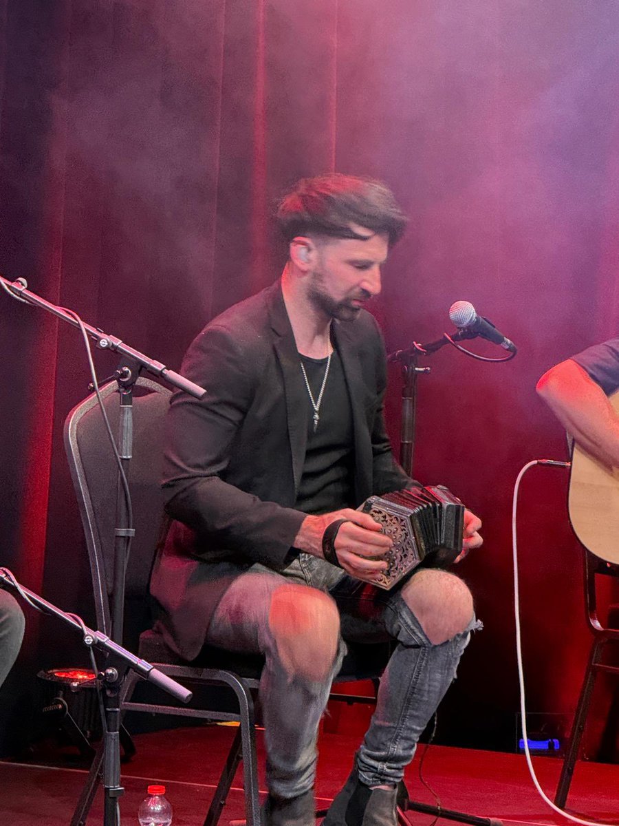 newgatearts's tweet photo. Ímar just off stage at New Gate, what a performance 🔥 Mohsen Amini and the lads absolutely brought it tonight. Tight, energetic, and the crowd was right there with them from start to finish.
One of those gigs you’ll be talking about for a while 👏 https://t.co/AFunaLV2Z0