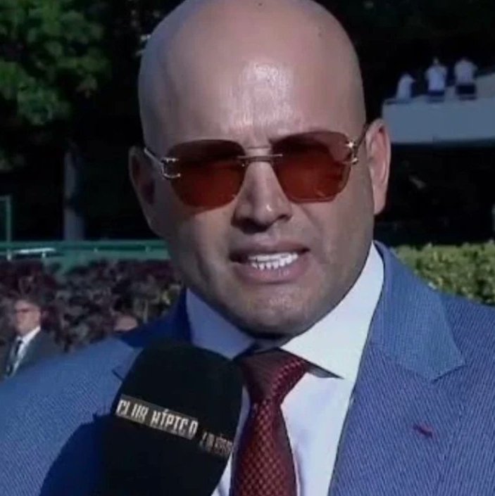 Creo que <a href="/mrodoficial/">Manuel Rodríguez</a> tiene el olfato daño al no oler lo podrido de la olla de su jefe <a href="/potroalvarez/">El Potro Alvarez</a>. Lo califica como el más honesto presidente del hipodromo en su historia. Qué clase de honorable es y con tan solo 60 caballos en el hipódromo.