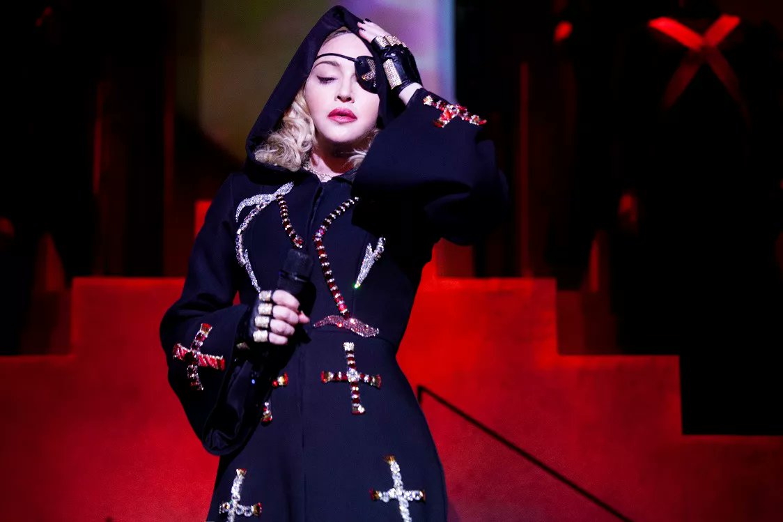 GAFFA_se's tweet photo. HAR DU LÄST : Madonna ber fans om hjälp – att hitta korsett https://t.co/tFxPR3esW6 https://t.co/f9MNSX4qwt