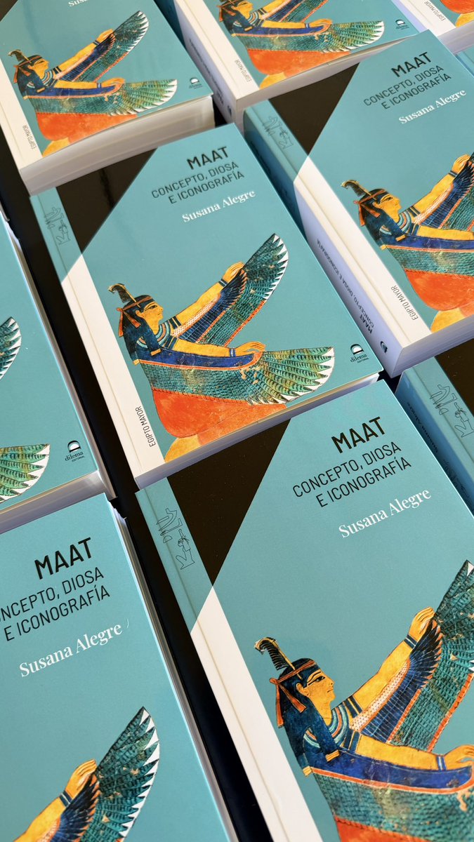 Con mi querida <a href="/SusanaA31856888/">Susana Alegre</a> celebrando la publicación de su nuevo libro sobre el antiguo Egipto, dedicado a la diosa Maat. Os lo recomiendo para vuestra biblioteca egiptológica, es indispensable #libros #egiptologia #santjordi #maat #egipto <a href="/EditorialDilema/">EDITORIAL DILEMA</a>