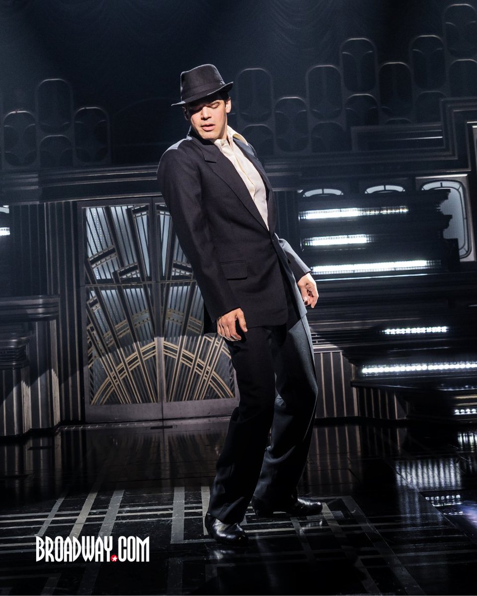 broadwaycom's tweet image. Jeremy Jordan and Carrie St. Louis are a-movin' and a-groovin' as the next Bobby Darin and Sandra Dee in Broadway's JUST IN TIME.

See the the next leads in the hit musical: bit.ly/4aqzryv

📸: Evan Zimmerman for Murphymade

#broadway #bobbydarin #justintime