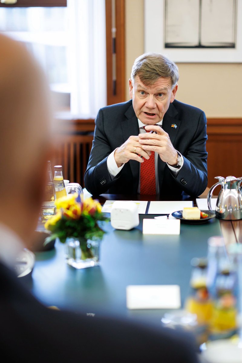 AussenMinDE's tweet image. #Sudan, #Syria, #Ukraine …over 117 million people worldwide have fled war, conflict &amp;amp; persecution. They must not remain #refugees forever. @BarhamSalih &amp;amp; I spoke about how 🇩🇪 supports @UNHCR’s efforts to assist refugees in neighbouring countries &amp;amp; facilitate a safe return home.