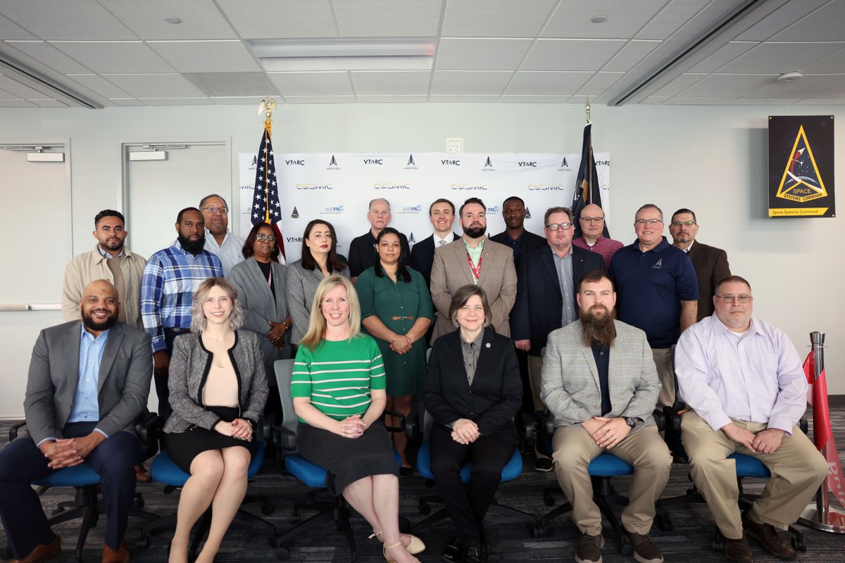 USSF_SSC's tweet image. ✂️ Our Commercial Satellite Communications Office manages 200+ contracts delivering operational commercial capabilities to the joint force. The team celebrated its new Hanover, MD base of operations with a ribbon-cutting attended by #SpaceForce &amp;amp; #AirForce representatives.