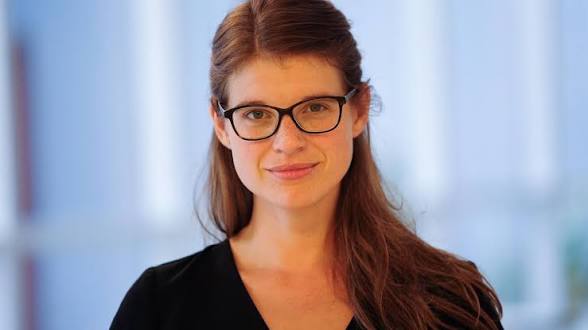 Esta es Delfina Rossi, gana 31 millones en el directorio del Banco Ciudad. Hablame de parásitos.