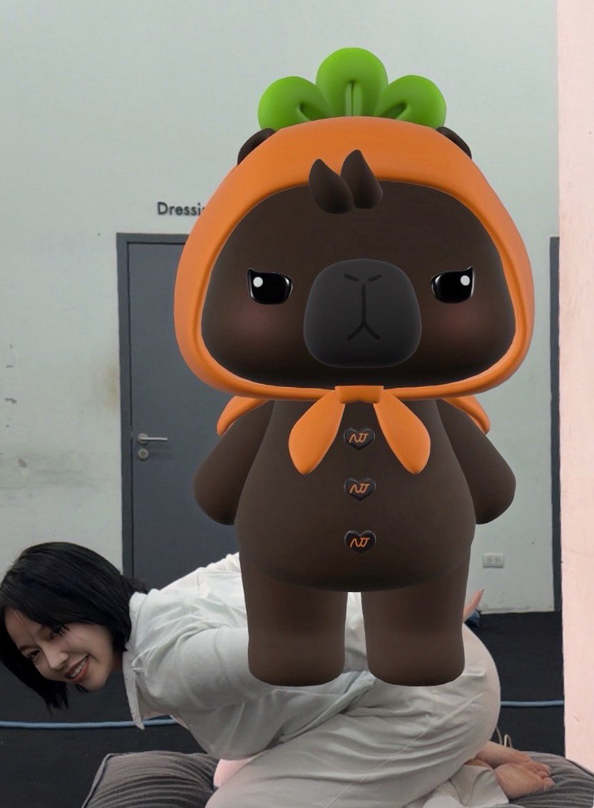 จุ๊กกรู้ : ไหนออ(พุง)ย้วย บอกจะเลี้ยงหนูไง กรู้ววว
ไหนมาจกส้มตำอยู่ข้างนอกคนเดียวอ่ะ กรู้ววว!!!
ทับด้วยก้นที่ออปี๊บูลลี่เลย กรู้วววว