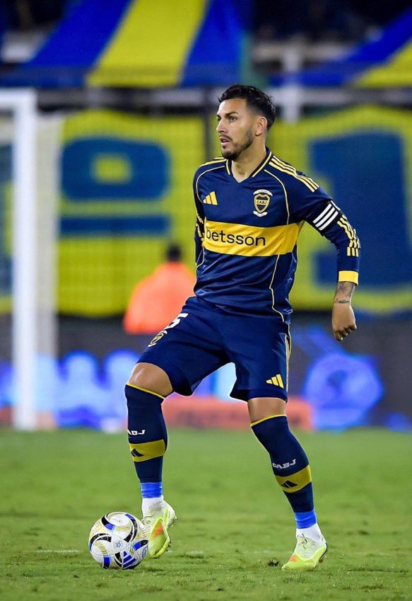 No tomamos dimensión del jugador que tenemos en el medio campo. Escandalosa diferencia con el resto. Ni juntando a todos los mediocampistas del futbol argentino en uno solo hacen una uña de Leandro Daniel Paredes