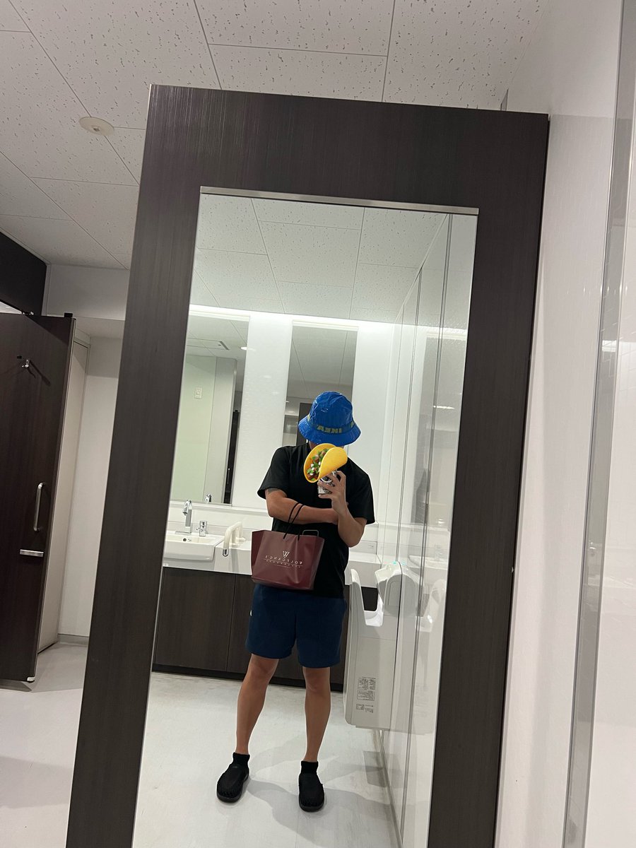 はちこ tweet media