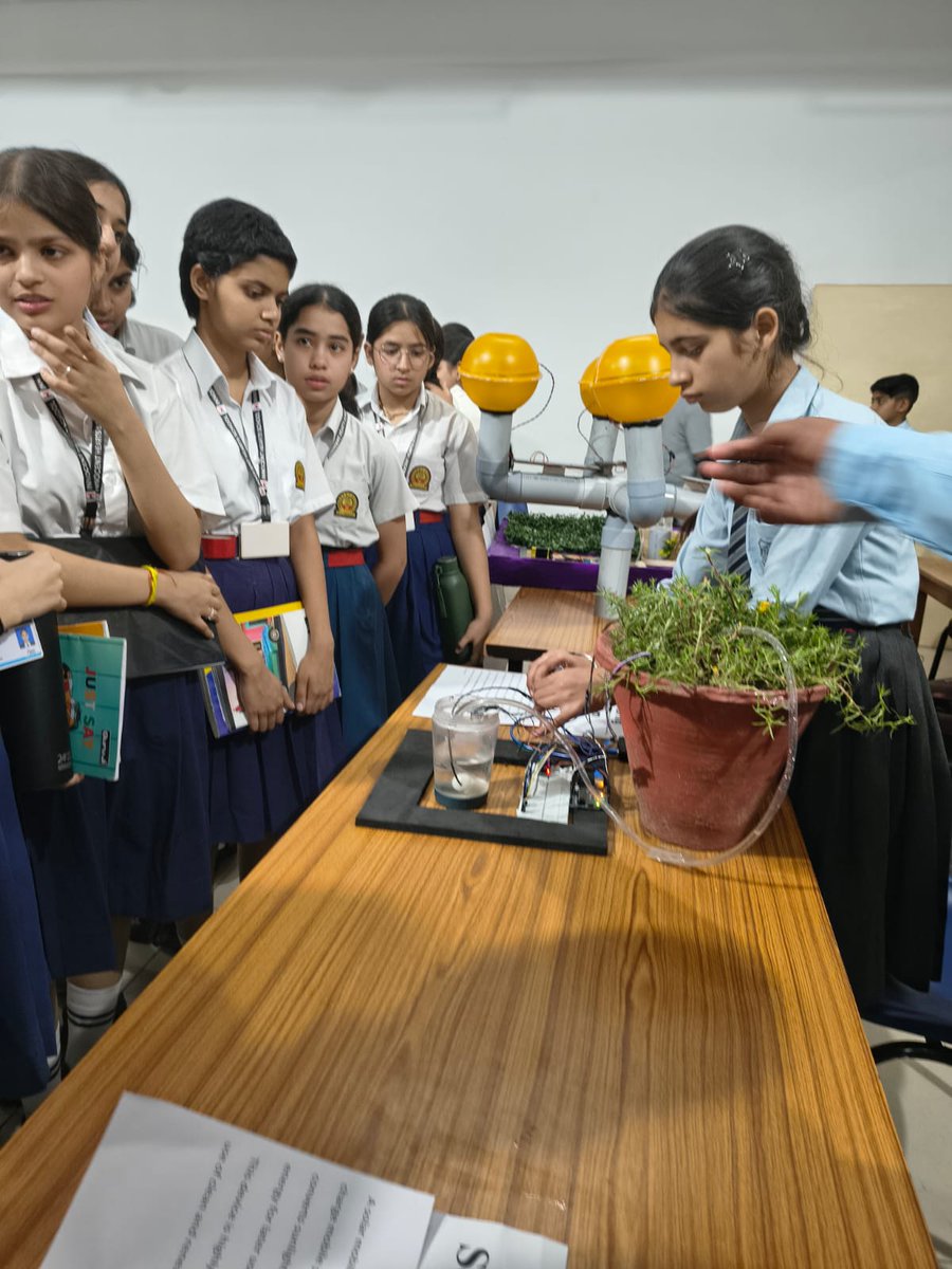 KnpsIndia's tweet photo. @AIMtoInnovate Kamla Nehru Public School, Phagwara ,Punjab celebrated the day with lots of enthusiasm and zeal https://t.co/a7gkTIAI8w