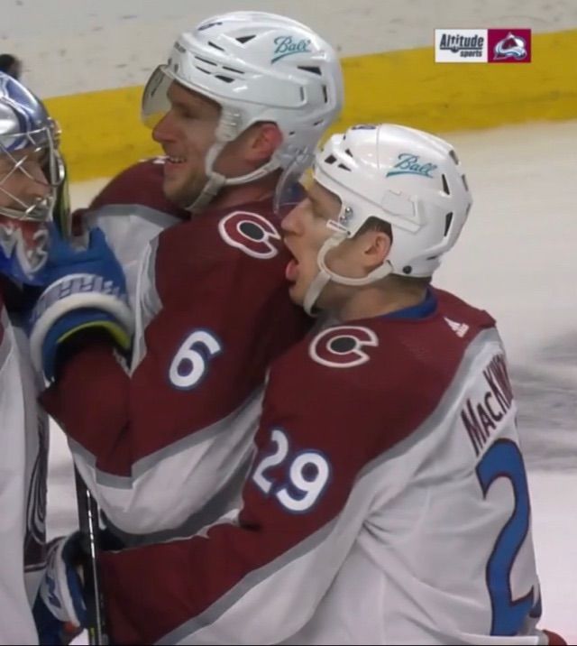 x - mar 🐧 tweet media