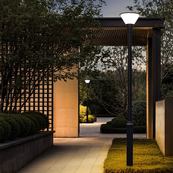 YundaLighting's tweet image. 🌿 Minimal design, flexible output.
Yunda T-5001 garden light offers 36–60W options for paths, parks &amp;amp; streets with clean, even illumination.

🌐 yundalighting.com
📩 sales4@yundalighting.com

#gardenlight #outdoorlighting #ledlighting