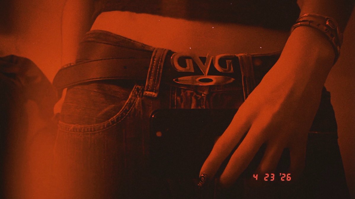 User242115's tweet image. #swag