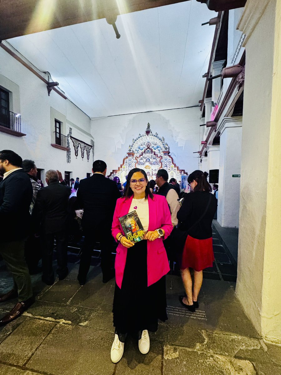 Ana_ColumbaCM's tweet photo. Leer también forma criterio.

Ayer, en la presentación de Clave Omega, de @CesarMtzAleman 
recordé algo esencial: la justicia también se construye desde la reflexión.

#AnaColumba #Morelos #DíaDelLibro #Lectura https://t.co/l74NuBs3Co