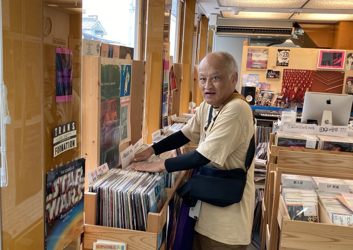 WAXgate303's tweet photo. 本日masuzoe3が15時30分からインストアDJを3時間弱やる予定です！今日はバンバーター追悼を20分ぐらい挟んでフリーソウルをコッテリやってくれるので興味ある方、塾生はWAX GATE RECORDに集合‼️ https://t.co/W9tTE4DTDf
