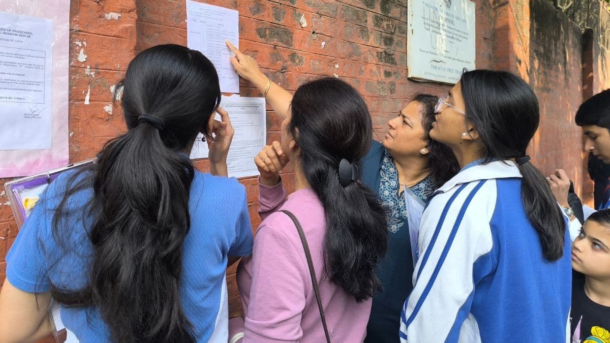 careers360's tweet image. CBSE 12th Results LIVE: Class 12 scorecard soon on cbse.gov.in; passing criteria, on-screen marking

Read more at: buff.ly/BCrwJiQ 

#CBSEResults2026 #CBSE_OSM #CBSEClass12 #12thResults