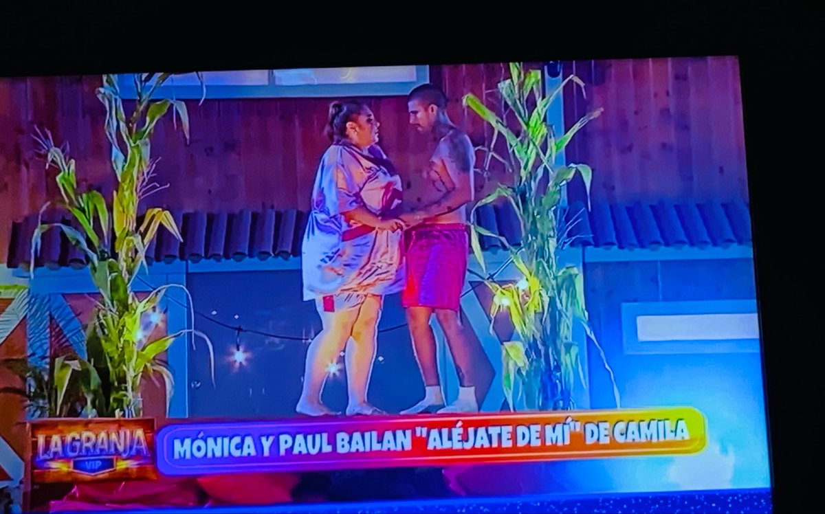 GlowkissClau tweet media