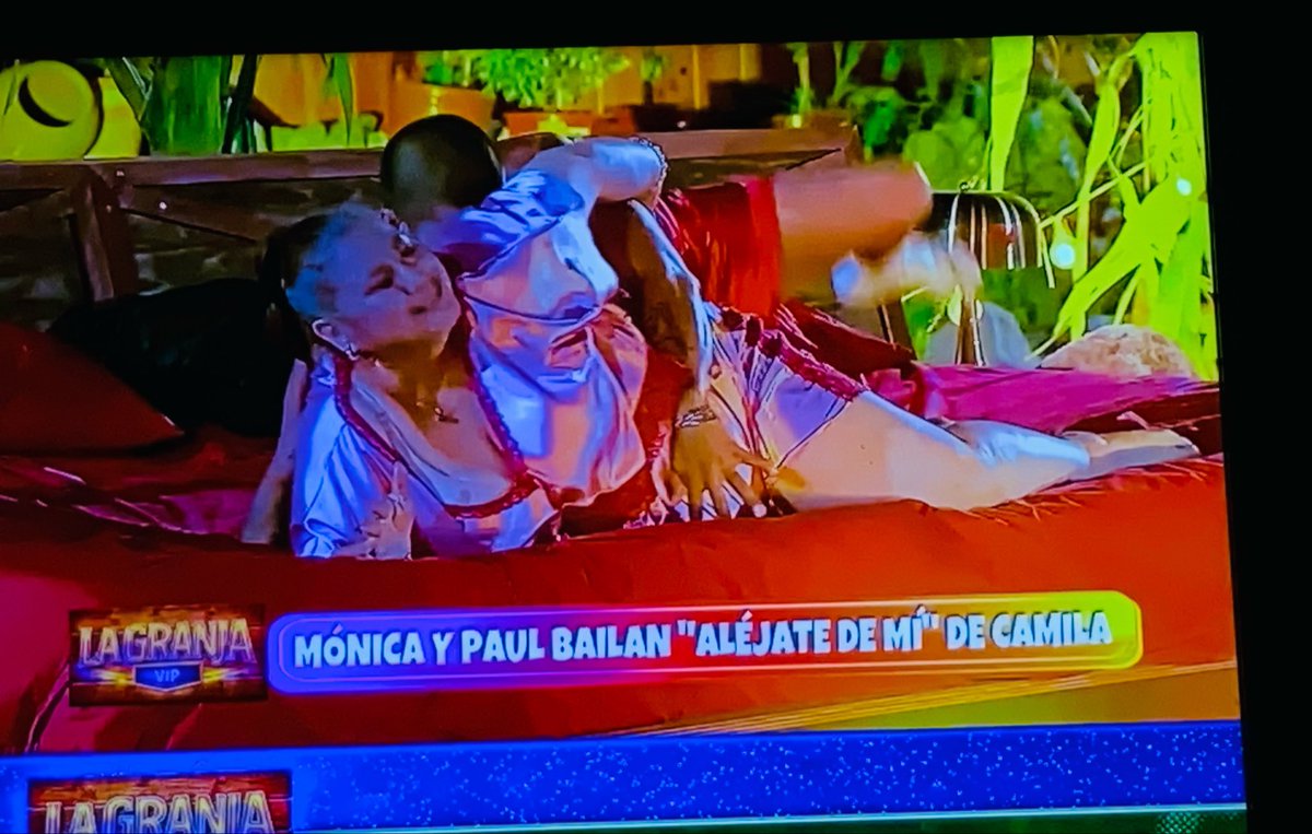 GlowkissClau tweet media