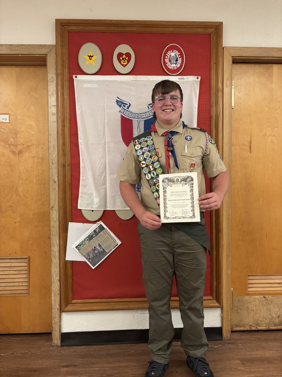 Aceike51's tweet photo. Tonight I earned my Eagle Scout! Scouting has developed my leadership and character. It has given me skills they I will use on and off the field for the rest of my life. Honored to be an Eagle Scout! https://t.co/XZJ7Xxj5vM