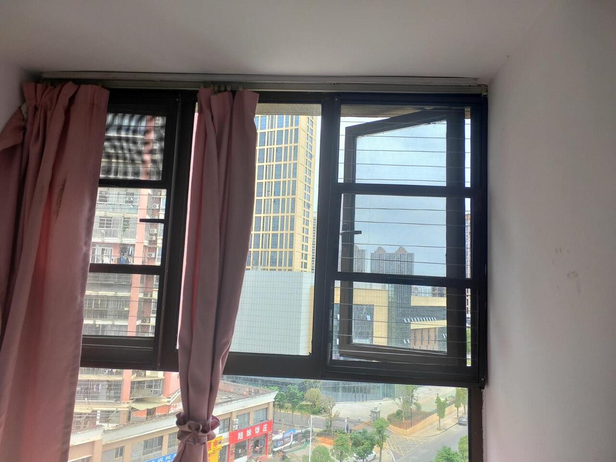 no_1factory's tweet image. Tired of bulky security guards that ruin the whole look?
Our invisible burglar bars fit almost every scene, from family houses to schools.
Nearly invisible, tough and durable, hidden protection for all spaces.
#InvisibleBurglarBars #HomeSecurity #BuildingSafety #ModernSecurity