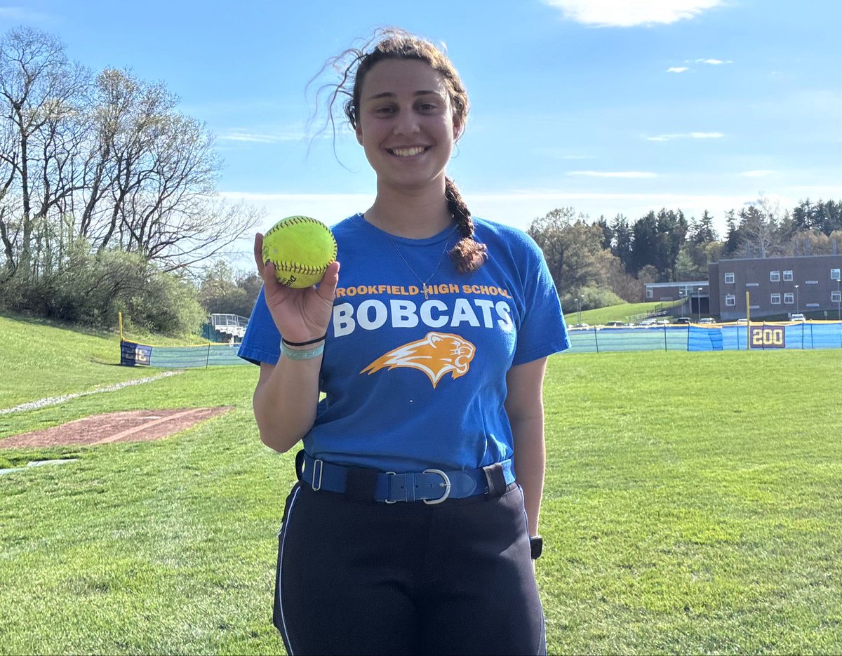 Huskies16uElite's tweet photo. 𝙃𝙞𝙜𝙝 𝙎𝙘𝙝𝙤𝙤𝙡 𝙃𝙤𝙢𝙚 𝙍𝙪𝙣 💣 

Congrats to @SamanthaA2027 for blasting another home run for Brookfield HS! Let’s GOOOO! 🐾🥎💪

#GDTBAH #DogsUp @estatehuskies https://t.co/VuHYeaTS6H