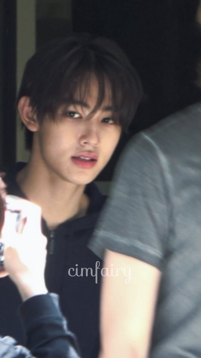 •᷄ɞ•᷅ tweet media