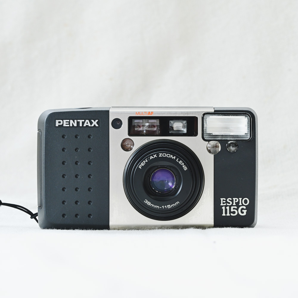 champcamera's tweet photo. PENTAX #ESPIO115G ¥22,000- by #青葉台 店
1999年発売されたエスピオ115G
パッシブ式5点AF&38-115ミリの3倍ズームを搭載。
パンダなカラーリングが可愛いのです🐼
#フィルムカメラ #田園都市線
https://t.co/7LMkjvOFQY https://t.co/ypNMymOtS8