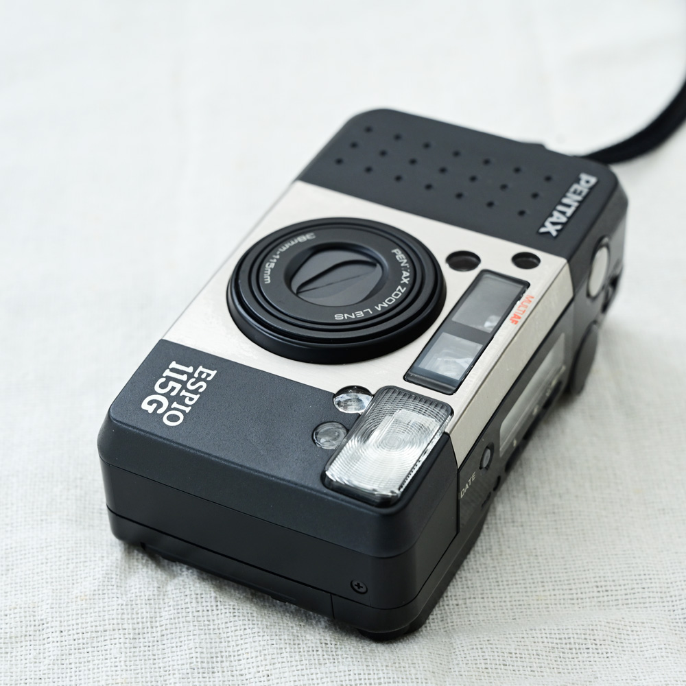 champcamera's tweet photo. PENTAX #ESPIO115G ¥22,000- by #青葉台 店
1999年発売されたエスピオ115G
パッシブ式5点AF&38-115ミリの3倍ズームを搭載。
パンダなカラーリングが可愛いのです🐼
#フィルムカメラ #田園都市線
https://t.co/7LMkjvOFQY https://t.co/ypNMymOtS8