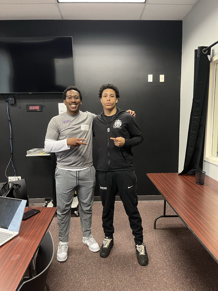 JackFluker3's tweet image. Blessed to have the opportunity to connect with Coach “RO” from Linfield University yesterday.
Thank you for taking the time to come out and share more about your program.
Excited to keep building and working.

WR/DB | 2027
Parkrose Hs
#StudentAthlete #Recruiting #Football