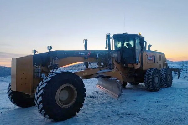 newinducn's tweet image. ❄️ -50°C. Midnight breakdown.
SANY engineers restored a critical machine in just 3 hours—keeping operations on track.

From emergency response to long-term support, reliability is delivered where it matters most.

newindu.com/article/detail…
#SANY #Service #Mining #MiningOperations