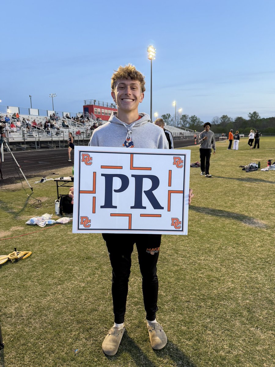track_dchs's tweet photo. Navarro takes down another school record!!! Running 15.11 in the 110mh! @Dustin_n14 
@DCCOUGARS @DicksonSports https://t.co/bFYjseufQu