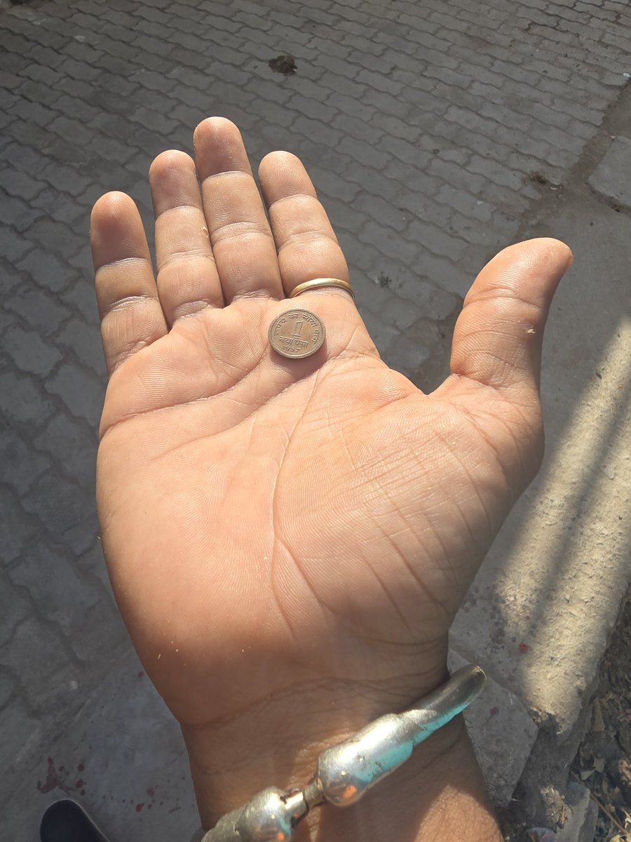 Satire Anuj tweet media