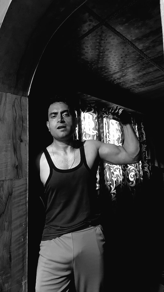 Amtthakur's tweet image. My little progress 🥰

#fridayfeels #homeworkout #SelfImprovement