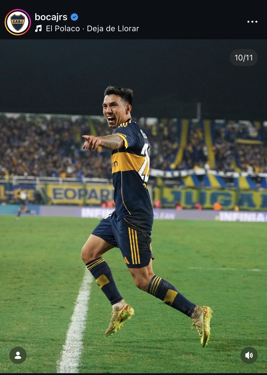 Creo que el cm está tratando de darnos un mensaje con las canciones 🐓😭