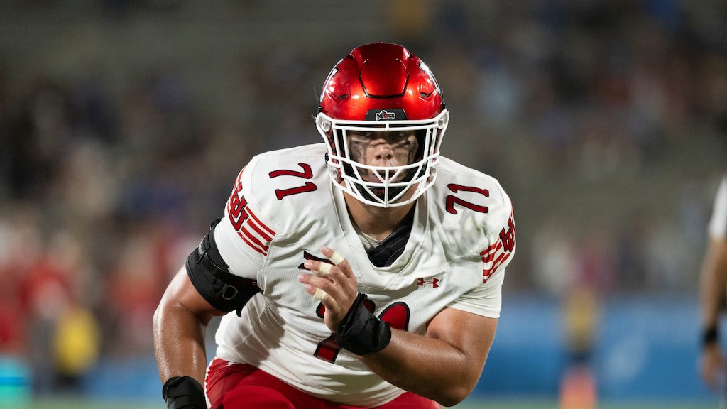LosTalksPats's tweet image. BREAKING: The #Patriots are selecting Utah OT Caleb Lomu with the 28th pick, per multiple reports.

New England adds to the offensive line.
