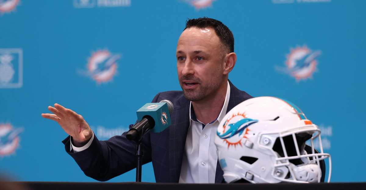 FinsXtra's tweet image. 🗳 Jon-Eric Sullivan's first first-round draft as Miami Dolphins GM:

➖ Trade down from #11 to #12
➖ Select OT Kadyn Proctor (Alabama)
➖ Trade up from #30 to #27
➖ Select CB Chris Johnson (San Diego State)

Thoughts? #PhinsUp