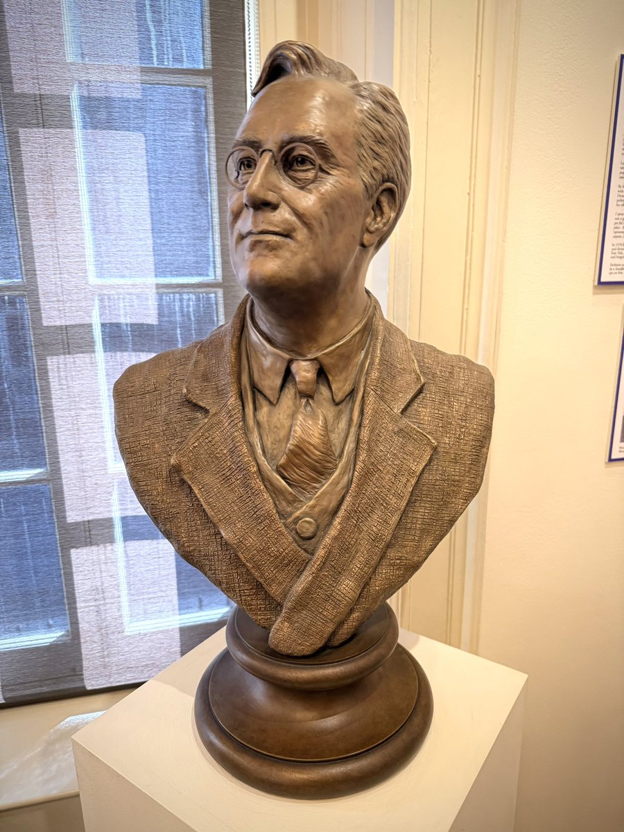 robertltsai's tweet photo. Loved my time at @Roosevelt_House discussing presidential power. https://t.co/QPPeK2GtmT