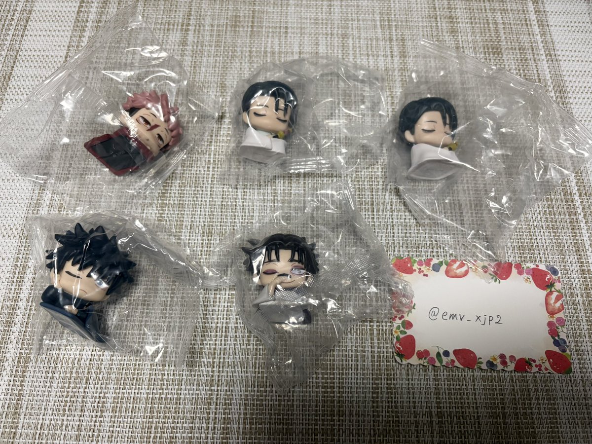 びすこ tweet media