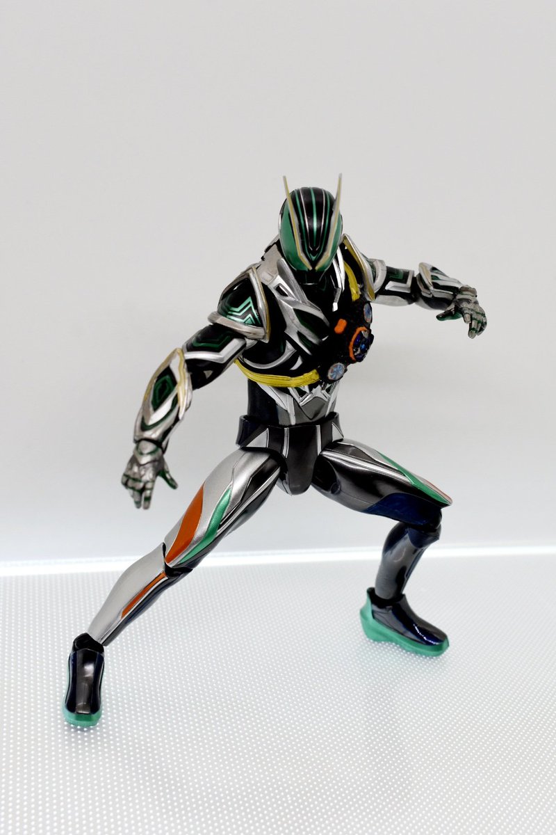 仮面ライダーアクションフィギュア ゼッツ オルデルム】 アーツと比べ
