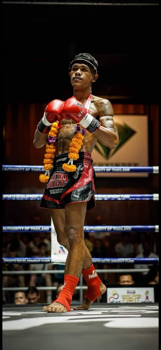 punchitgym's tweet image. With 215 professional fights and 155 wins, Kru Ton is a powerhouse of technical Muay Thai. Now a lead trainer at Punch it, he brings his active ring experience and lethal knee strikes to our mats. Train with a proven winner in Thailand. #muaythai #thailandtraining #punchitgym