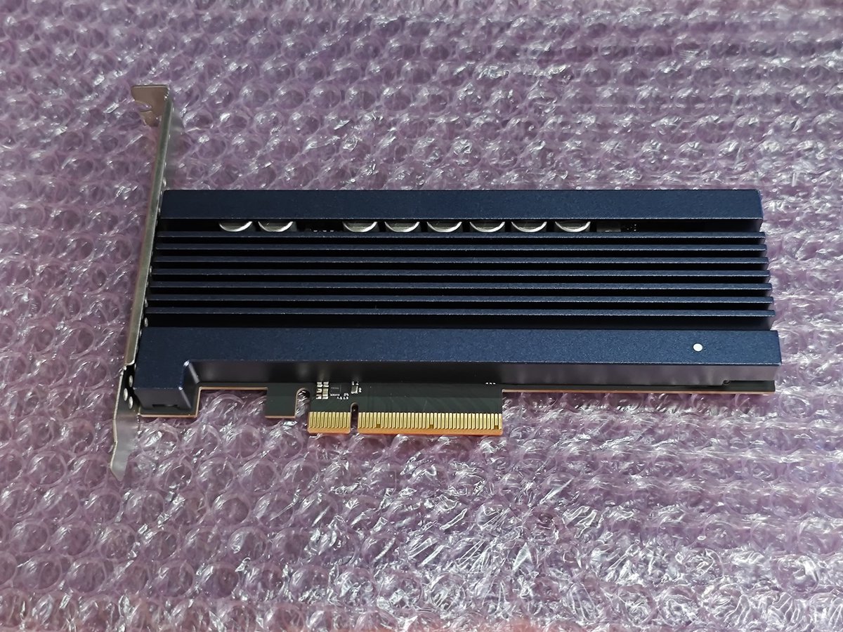 SSDが足りなかったのでSSDを追加
PM1725b