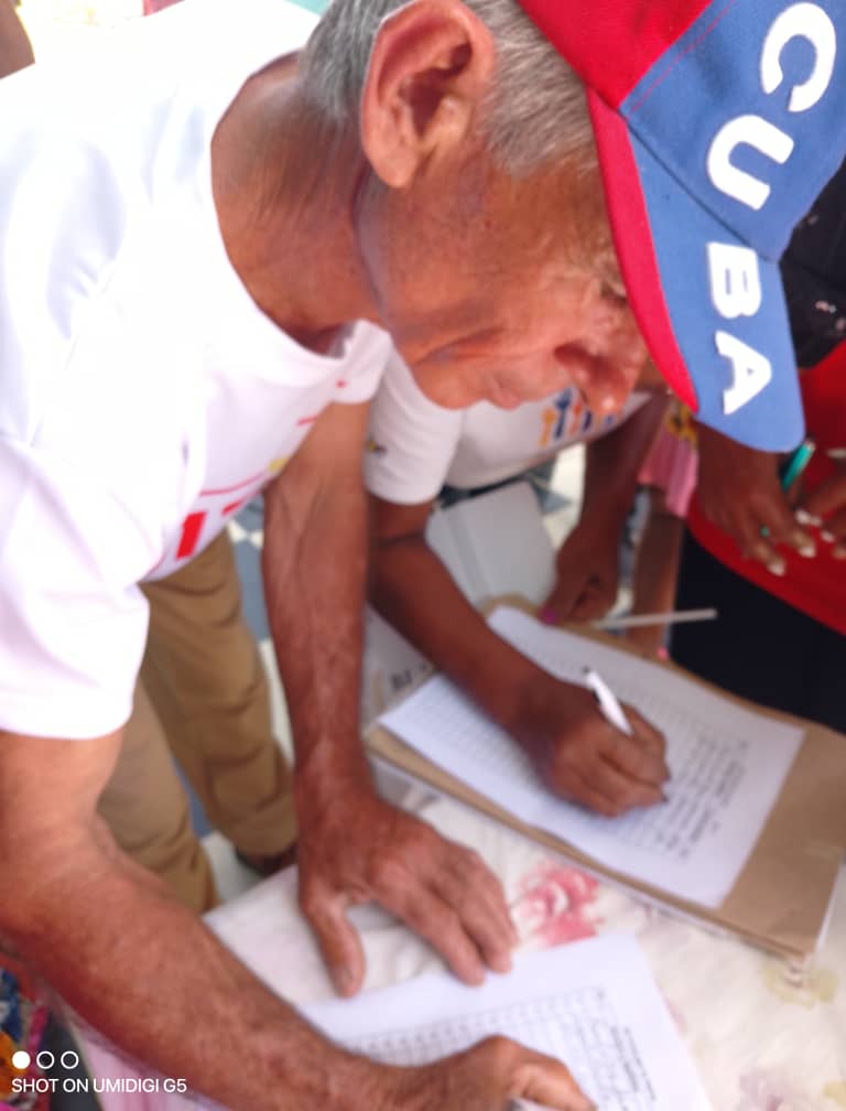 #MiFirmaPorLaPatria 

"Cada firma nuestra es un llamado a la conciencia del mundo".