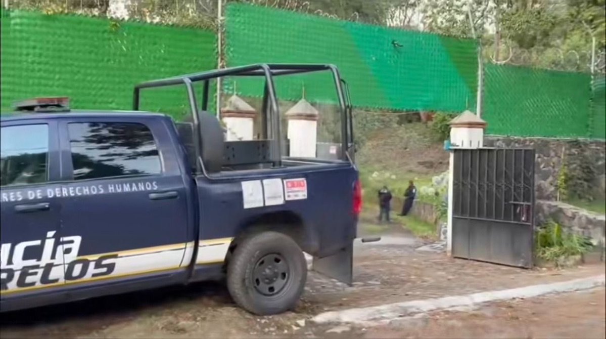 linea_caliente_'s tweet image. #Local | Hallan sin vida a una pareja en vivienda de renta en Huitzilac

Una pareja fue encontrada sin vida al interior de una casa de renta por aplicación ubicada en el fraccionamiento Sierra Encantada, en la zona de Monte Casino, en el municipio de Huitzilac.

De acuerdo con