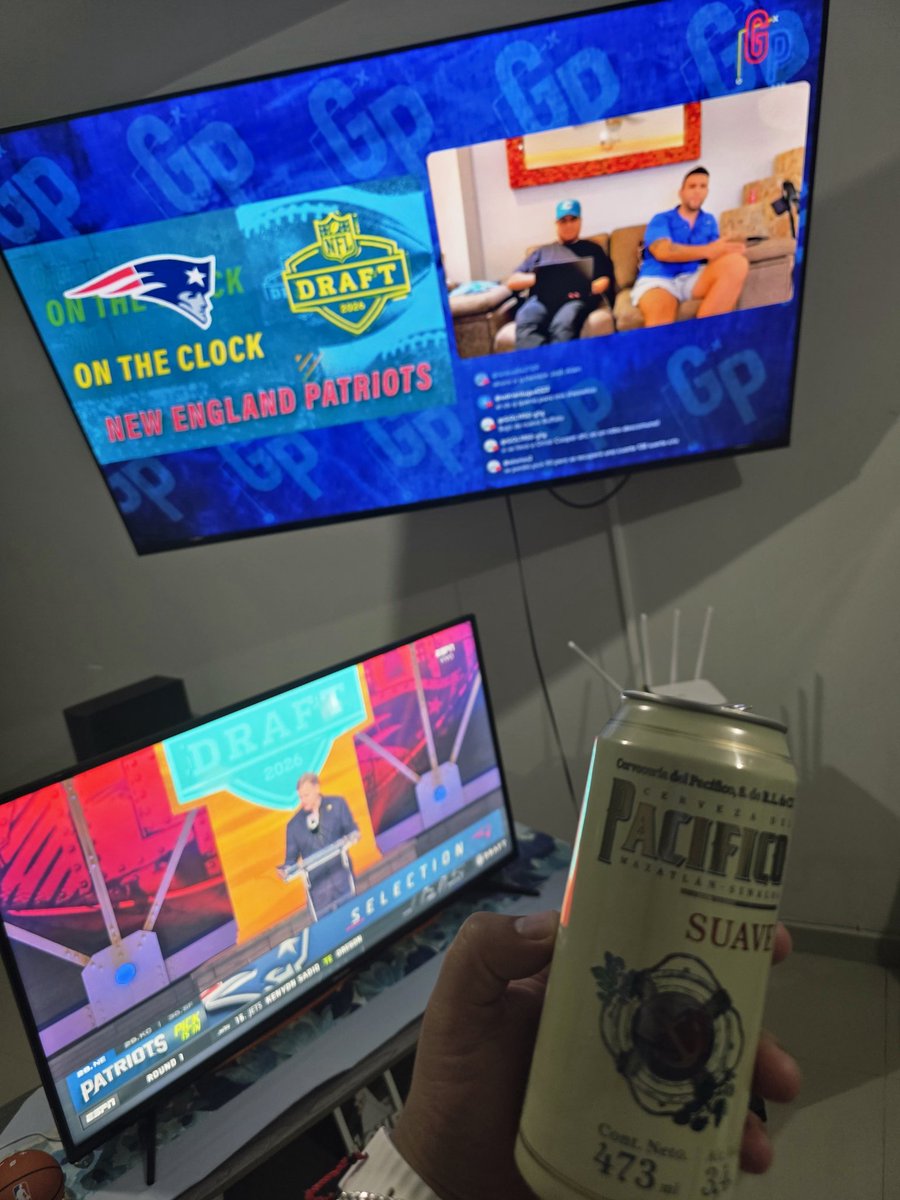 joseluisulrich's tweet photo. Disfrutando el draft y sobretodo ya cobrando ✅️🤑 desde el mismísimo draft!! Que locura con el @ApuestaDoctor @eldoctornfl gracias por el pick del @MoneyLineFOX saludos!! @GamePlanOficial @Cenx9En @sotolarafer https://t.co/s0cL94aBLZ